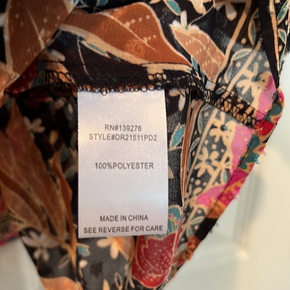 Dr2 Medium multicolor earthtones flower print top - Picture 8 of 9